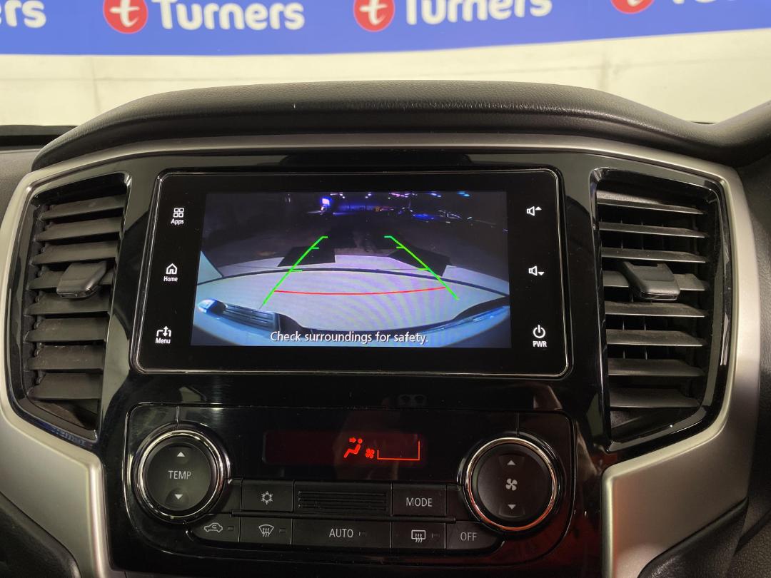 Photo '27' of Mitsubishi Triton