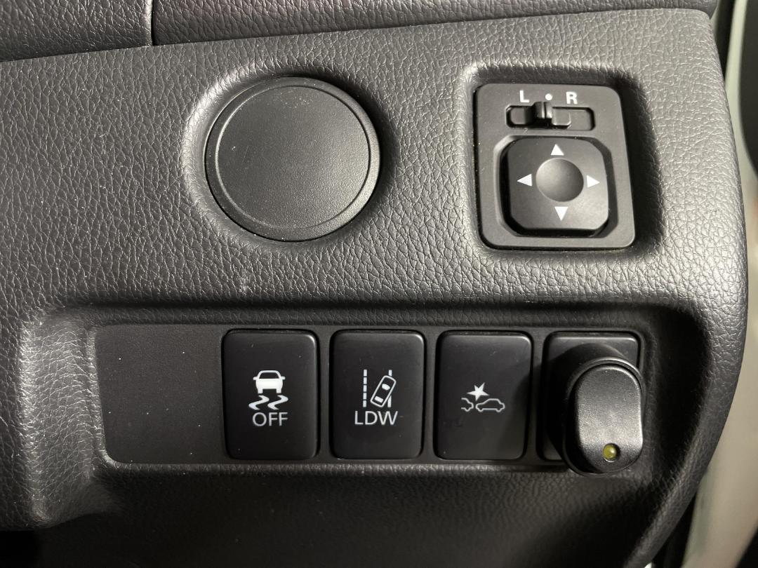 Photo '24' of Mitsubishi Triton