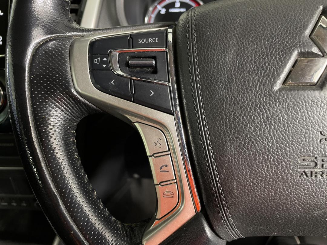 Photo '26' of Mitsubishi Triton