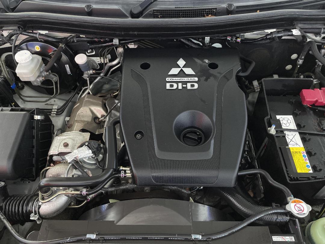 Photo '13' of Mitsubishi Triton