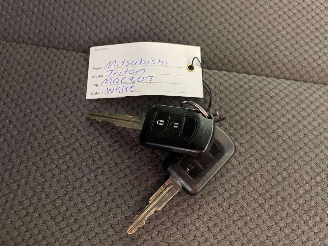 Photo '22' of Mitsubishi Triton