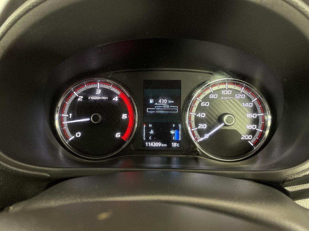 Photo '21' of Mitsubishi Triton