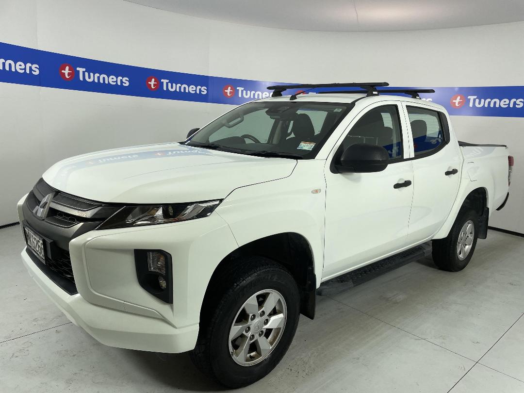 Photo '4' of Mitsubishi Triton