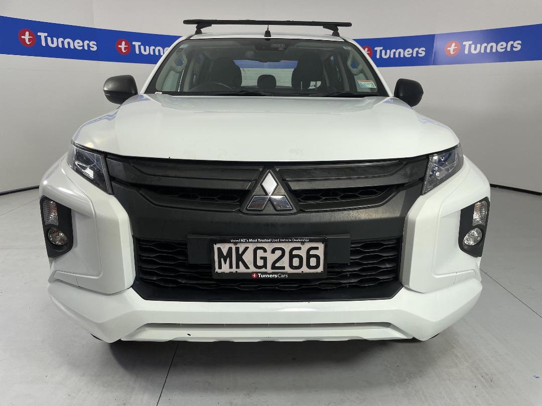 Photo '2' of Mitsubishi Triton