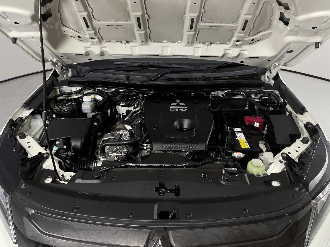 Photo '13' of Mitsubishi Triton