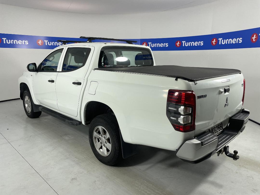 Photo '5' of Mitsubishi Triton