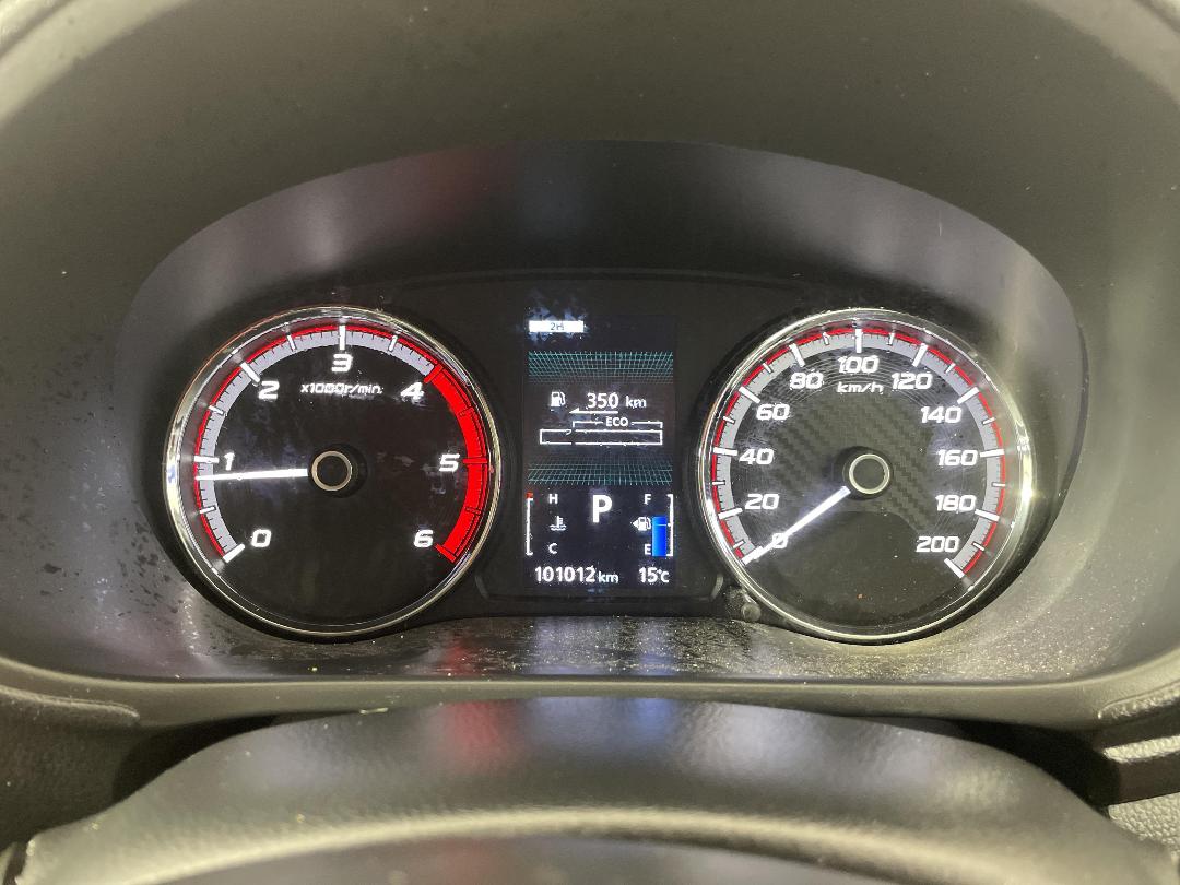 Photo '20' of Mitsubishi Triton