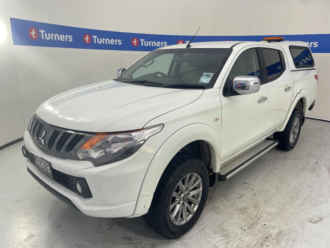 Photo '4' of Mitsubishi Triton