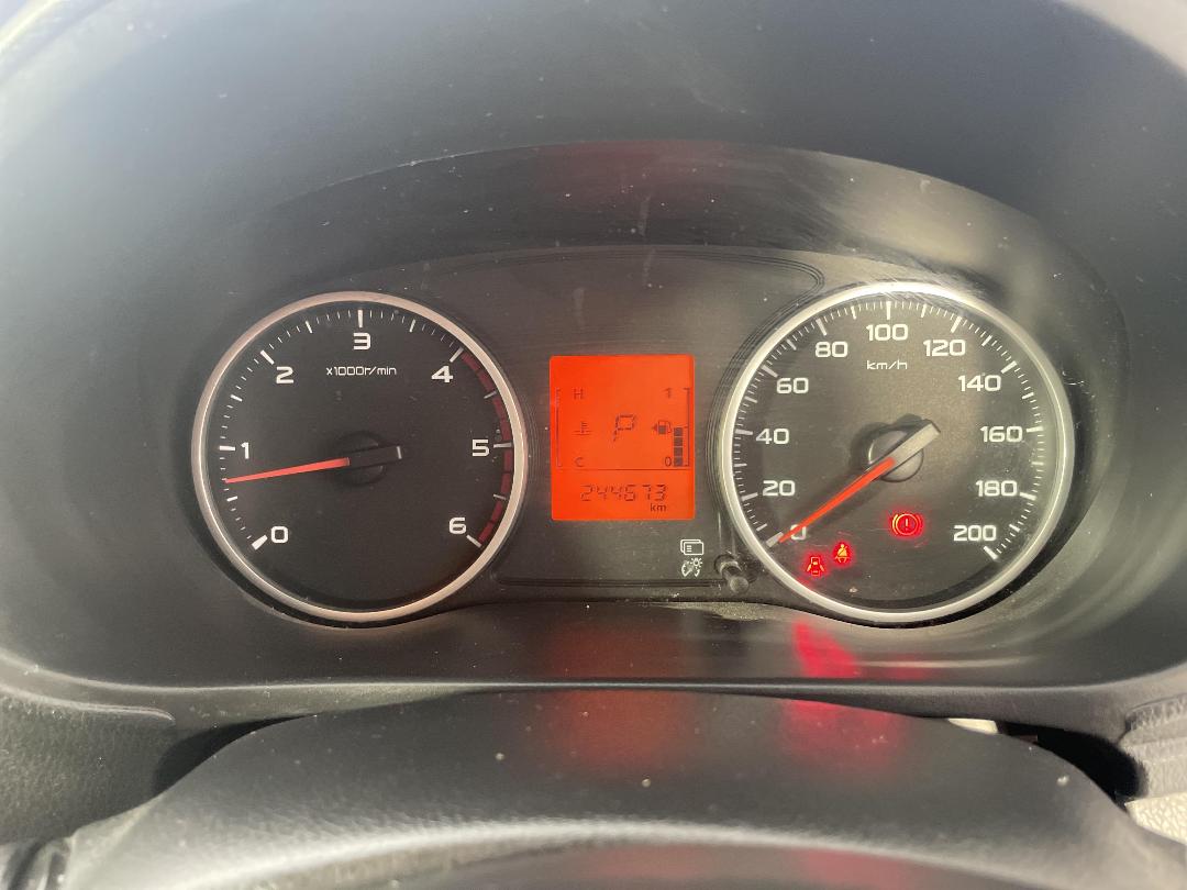 Photo '21' of Mitsubishi Triton