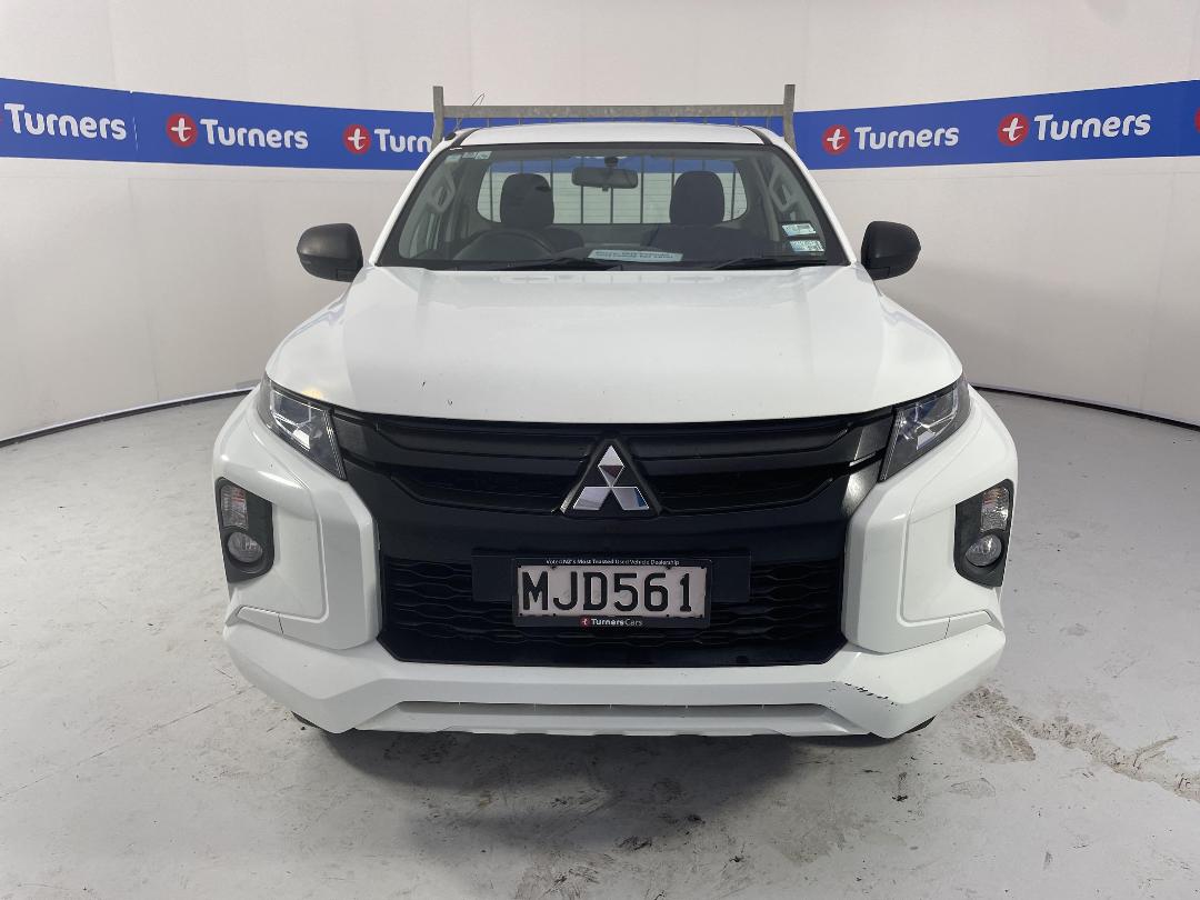 Photo '2' of Mitsubishi Triton