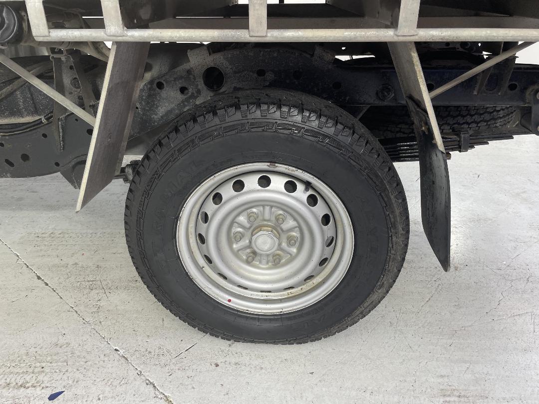 Photo '11' of Mitsubishi Triton