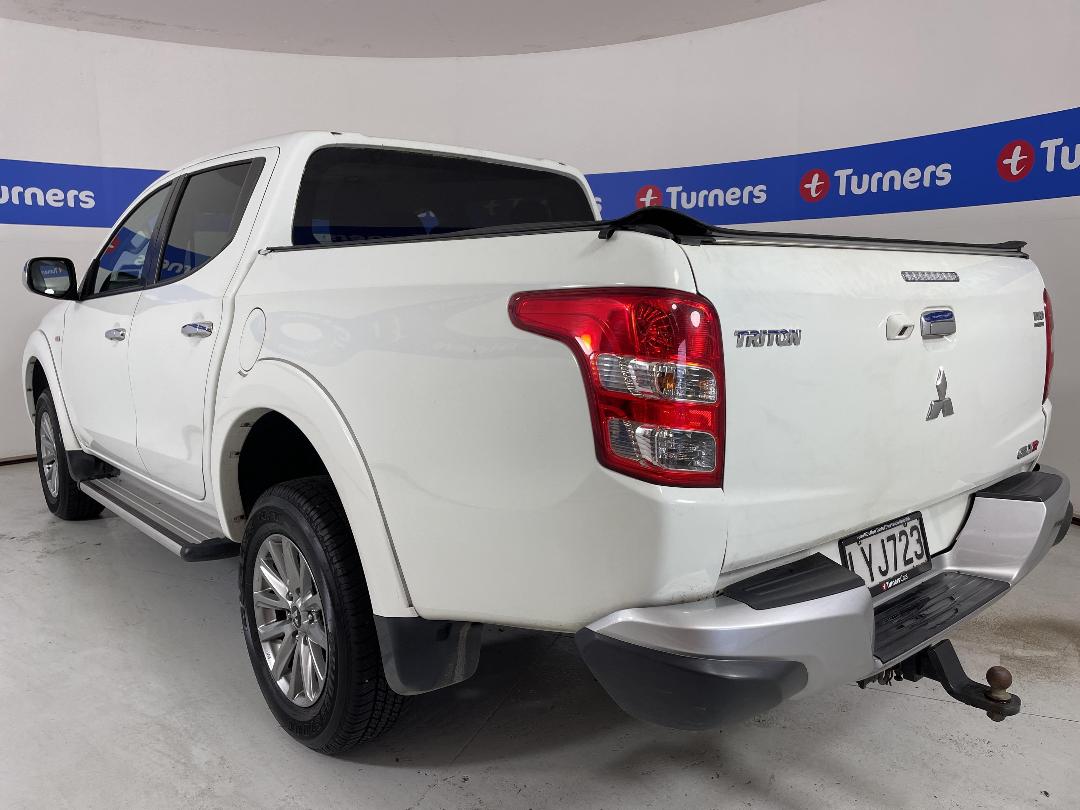 Photo '5' of Mitsubishi Triton