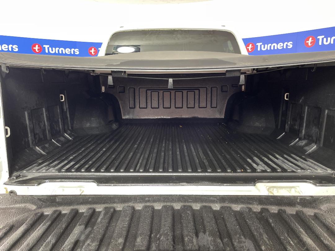 Photo '14' of Mitsubishi Triton