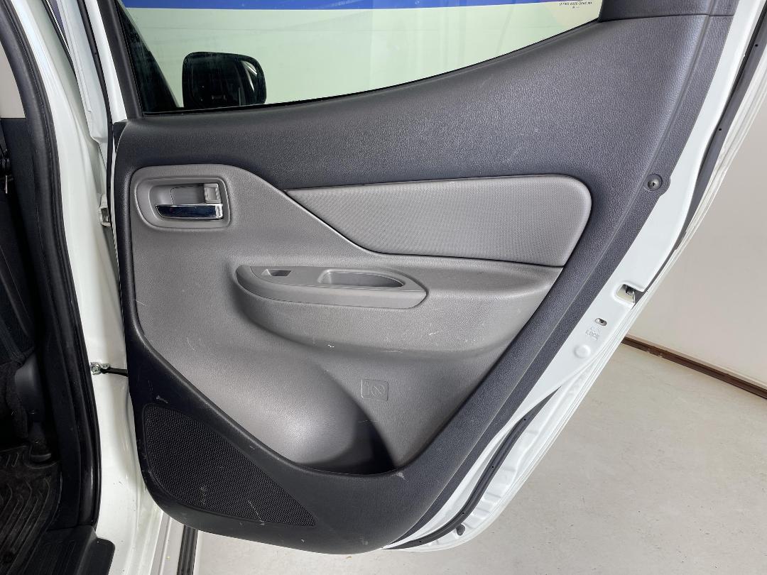 Photo '19' of Mitsubishi Triton