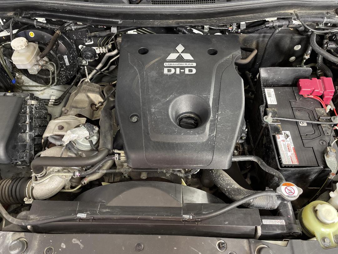 Photo '13' of Mitsubishi Triton