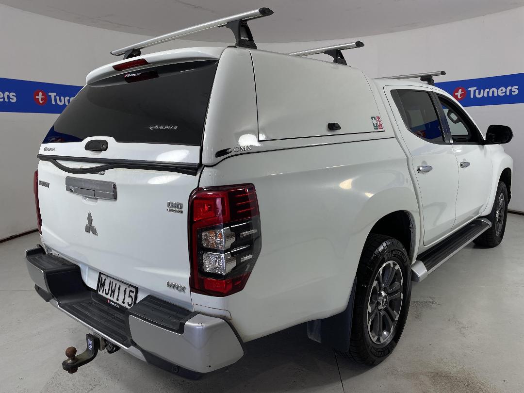 Photo '7' of Mitsubishi Triton