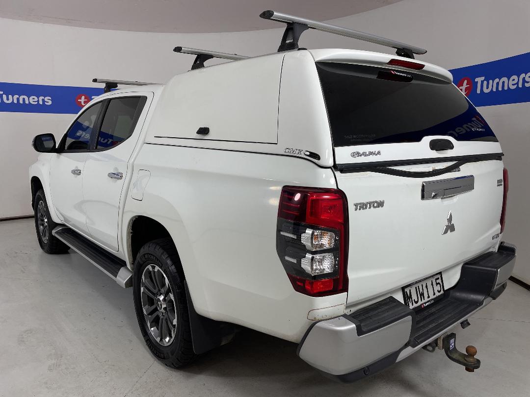 Photo '5' of Mitsubishi Triton