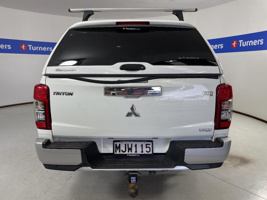 Photo '6' of Mitsubishi Triton