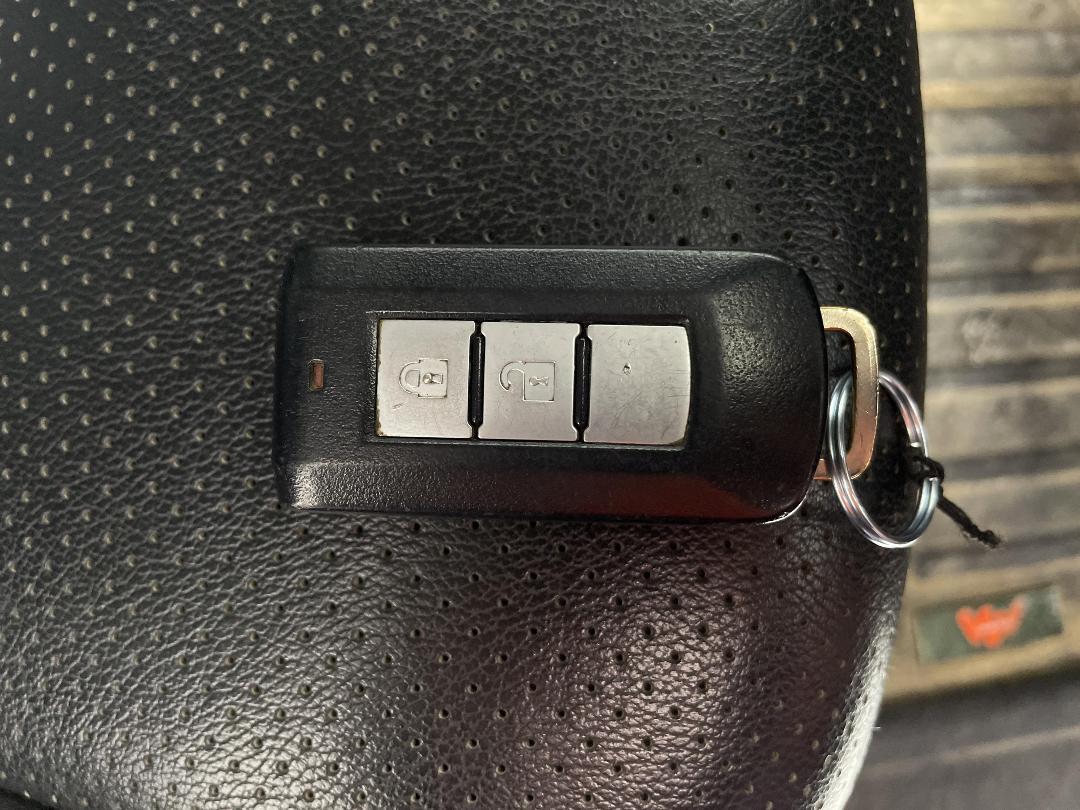 Photo '22' of Mitsubishi Triton