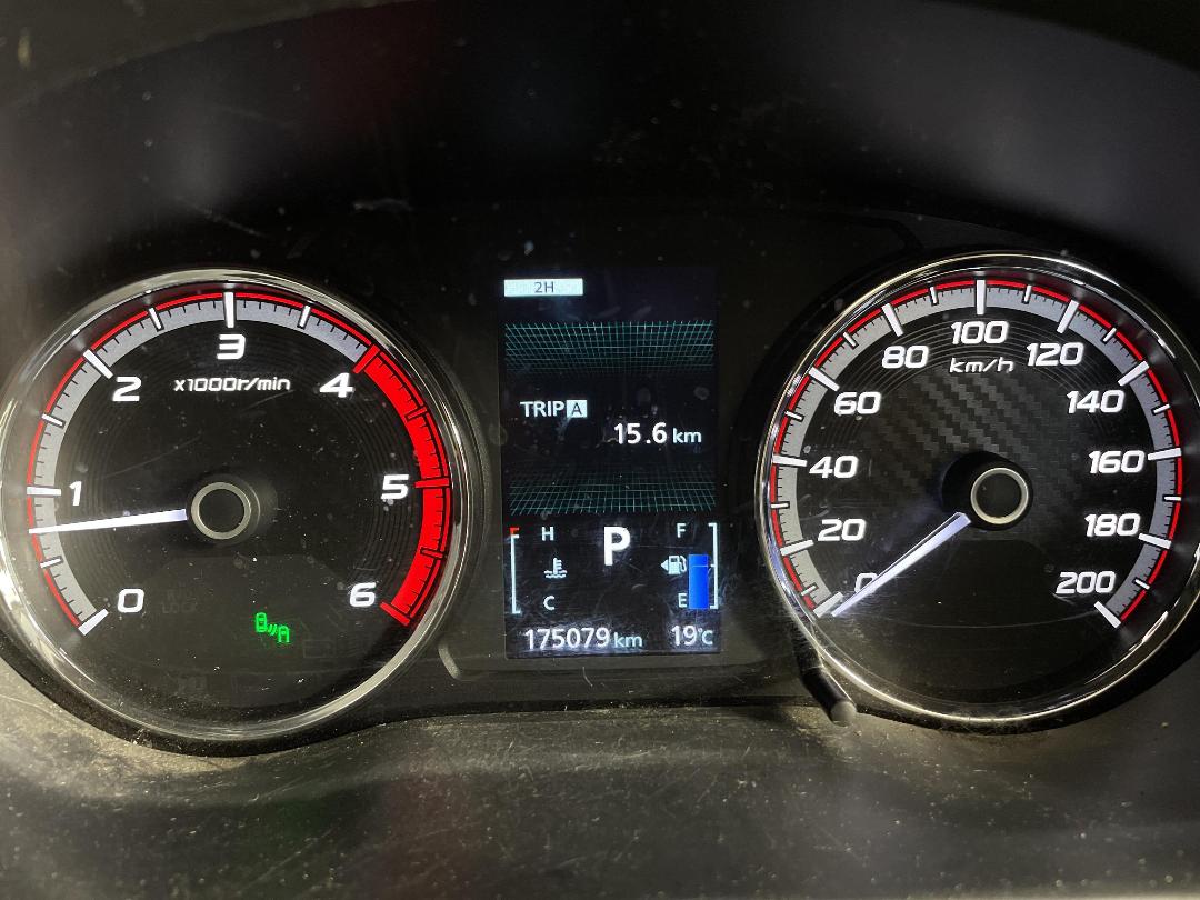 Photo '21' of Mitsubishi Triton