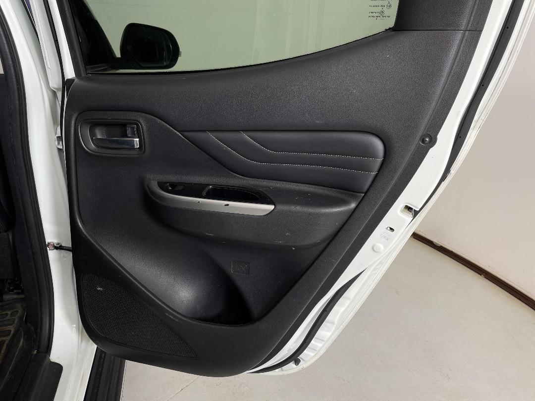 Photo '19' of Mitsubishi Triton