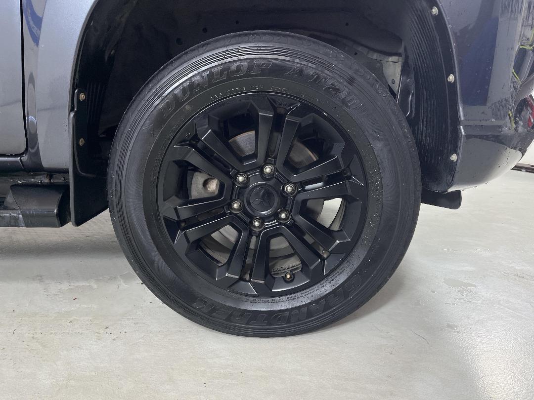 Photo '9' of Mitsubishi Triton