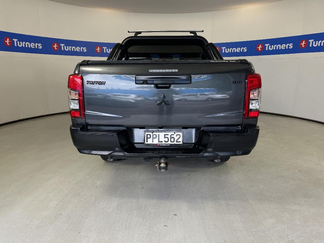 Photo '6' of Mitsubishi Triton