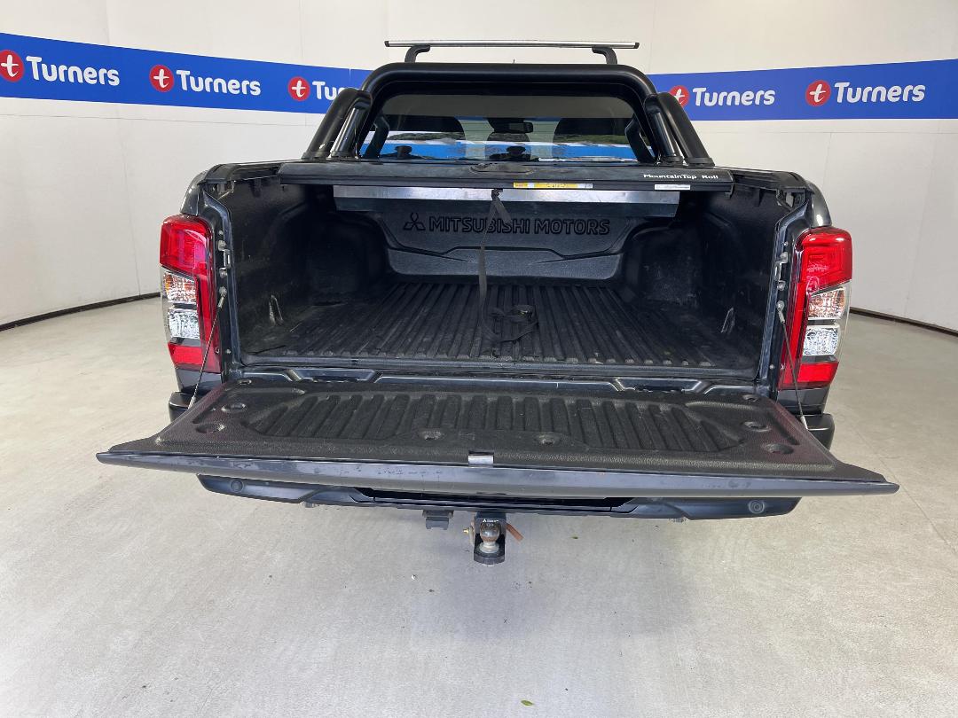 Photo '14' of Mitsubishi Triton