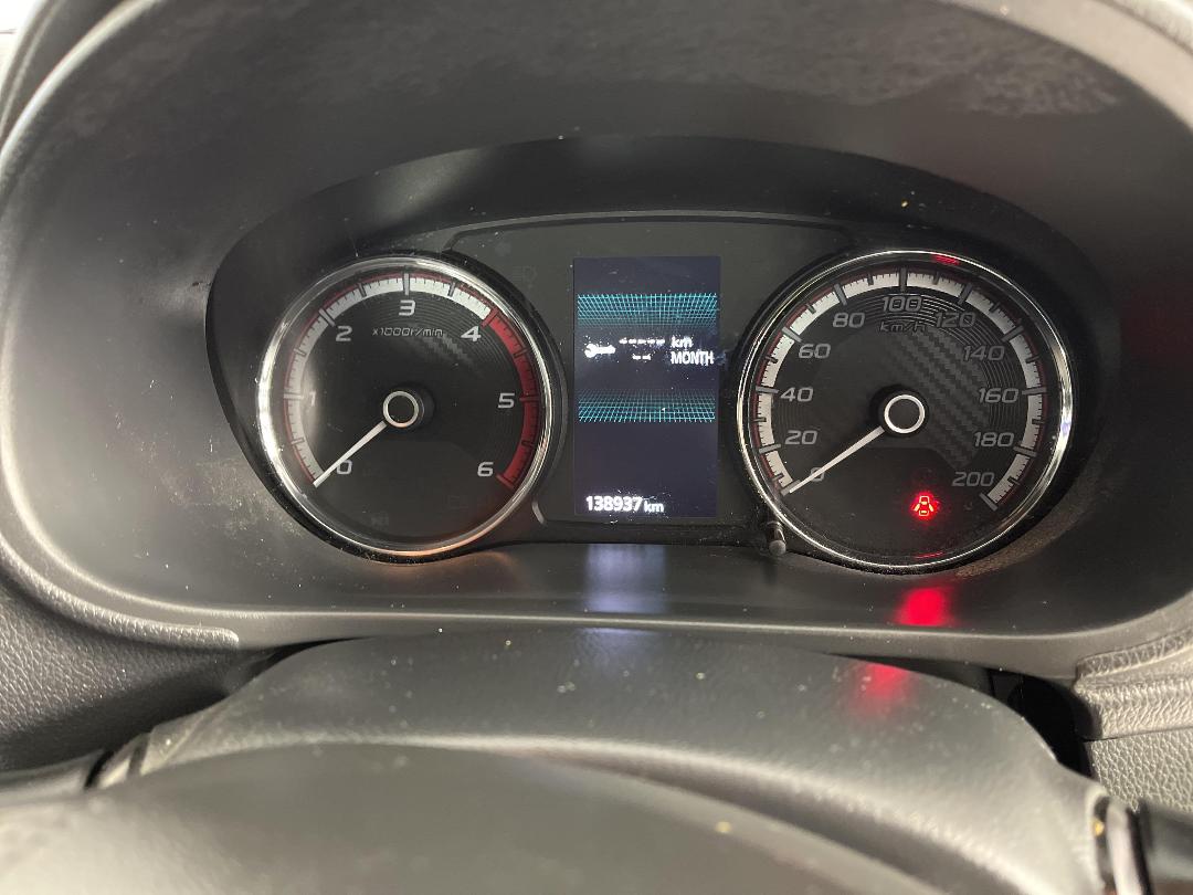 Photo '21' of Mitsubishi Triton