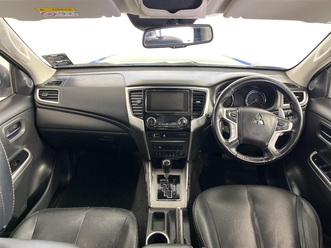 Photo '17' of Mitsubishi Triton