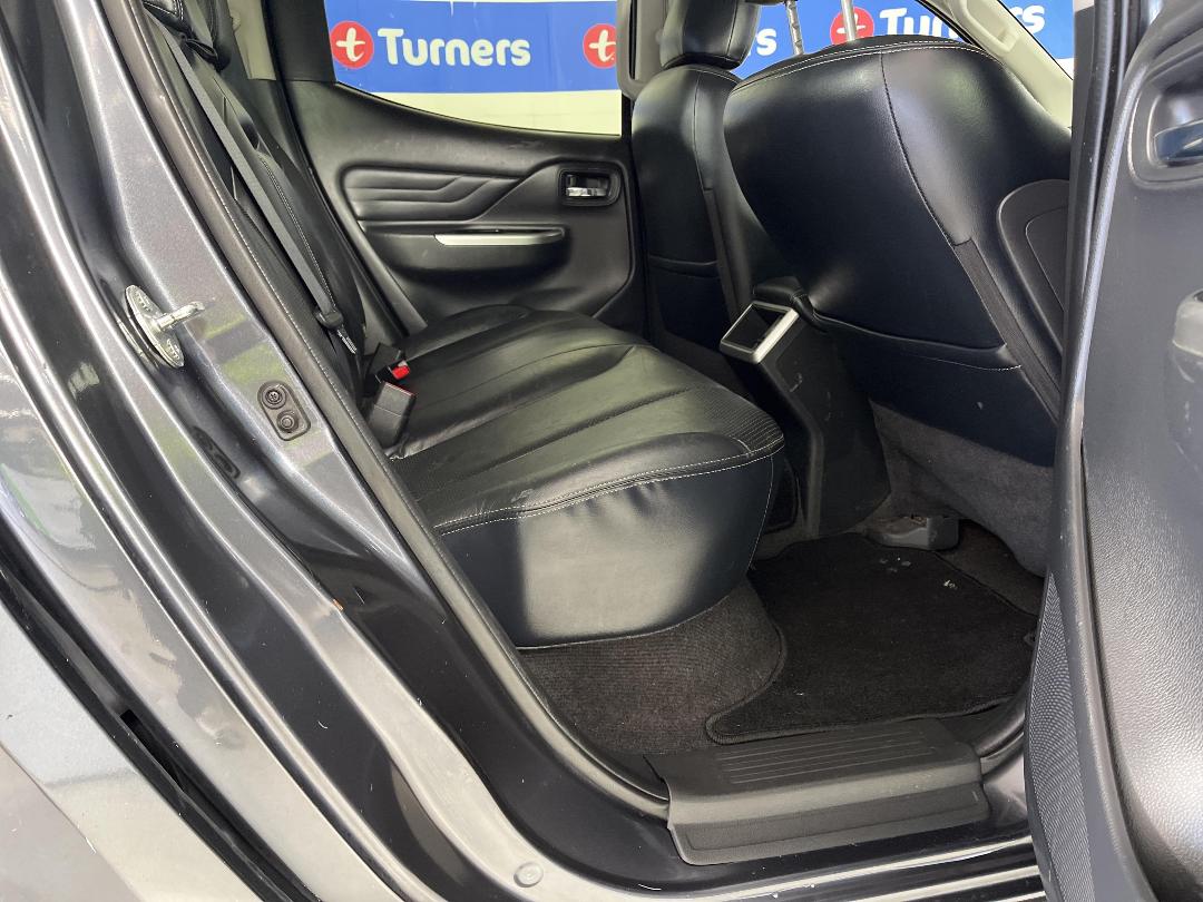 Photo '20' of Mitsubishi Triton