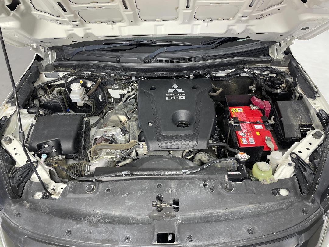 Photo '13' of Mitsubishi Triton