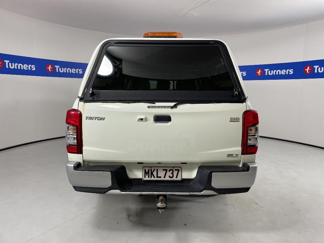 Photo '6' of Mitsubishi Triton