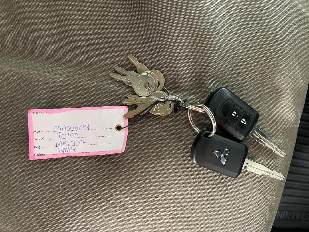 Photo '22' of Mitsubishi Triton