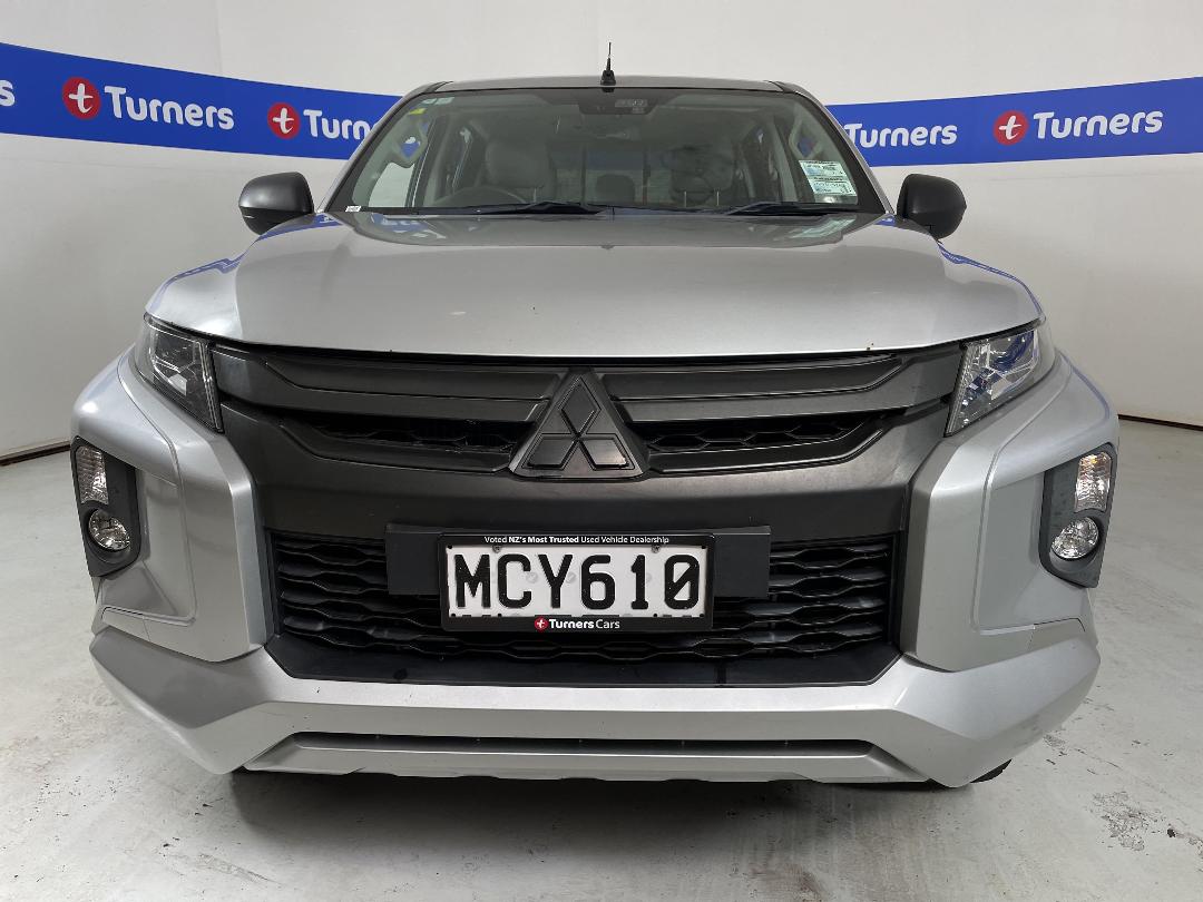 Photo '2' of Mitsubishi Triton