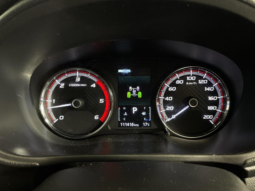 Photo '21' of Mitsubishi Triton