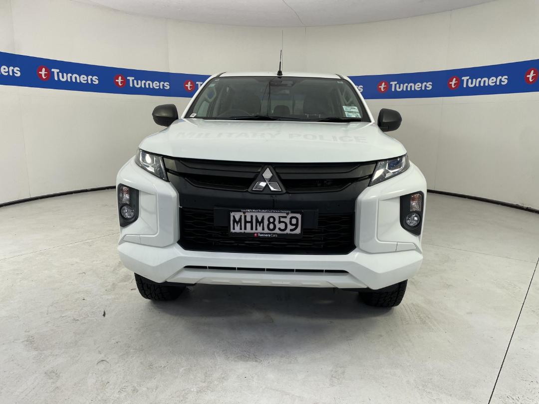 Photo '2' of Mitsubishi Triton