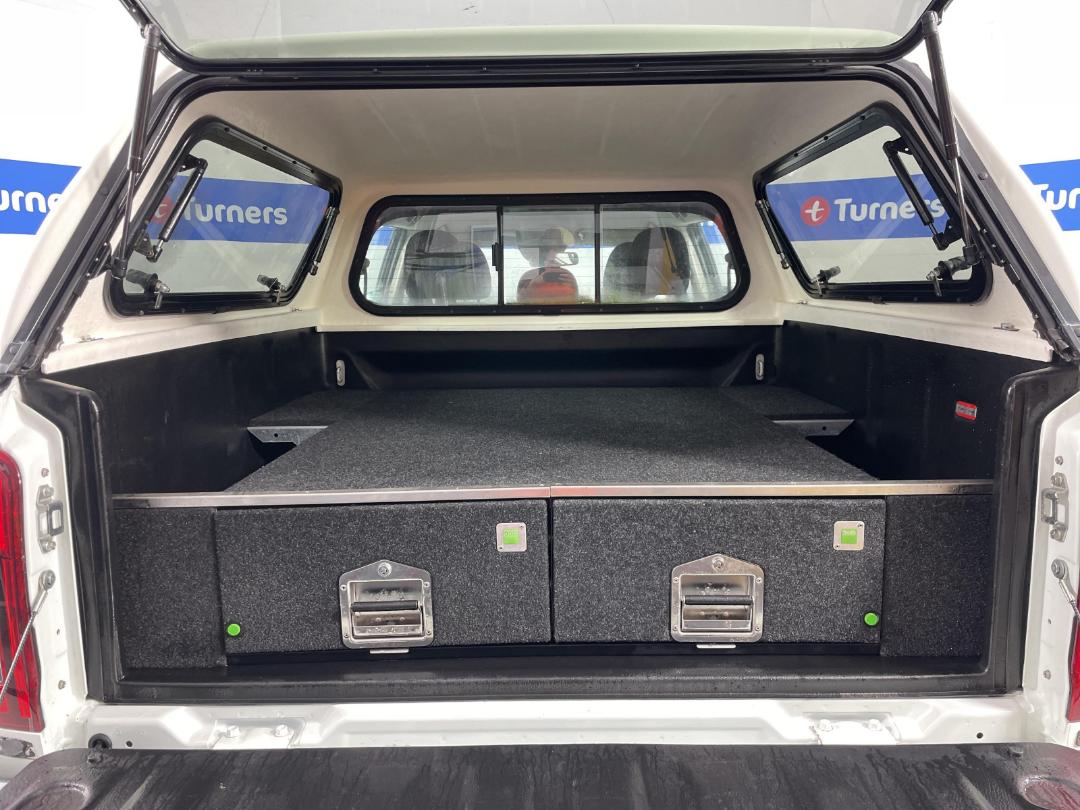 Photo '14' of Mitsubishi Triton