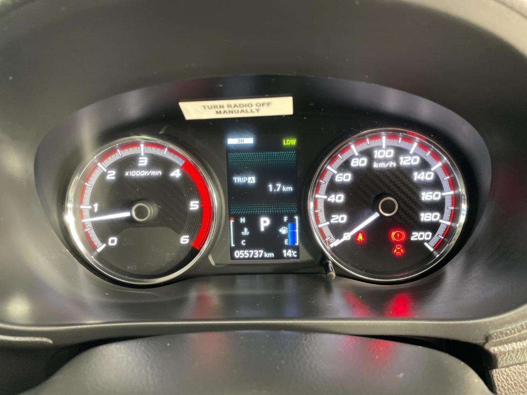 Photo '21' of Mitsubishi Triton