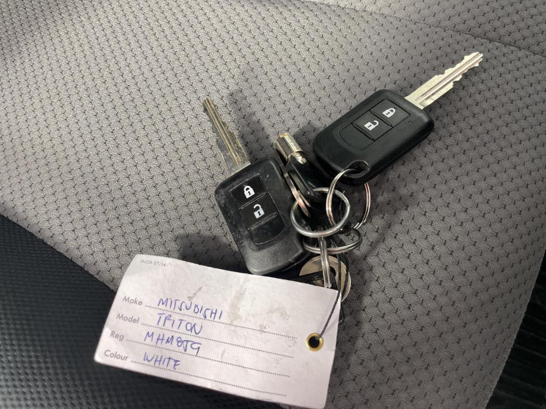 Photo '22' of Mitsubishi Triton