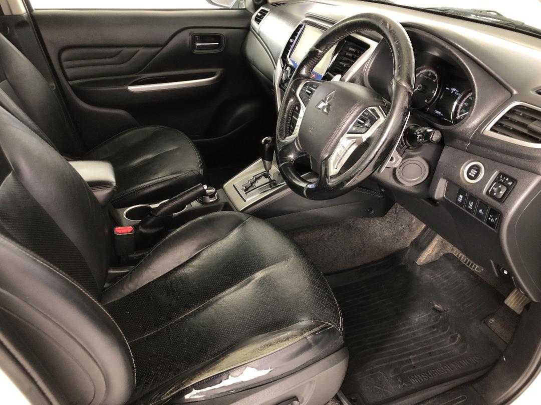 Photo '16' of Mitsubishi Triton