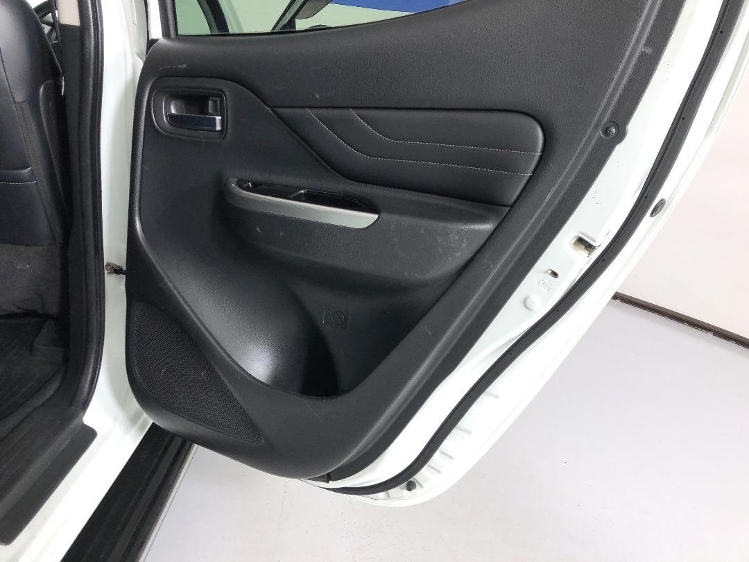 Photo '19' of Mitsubishi Triton