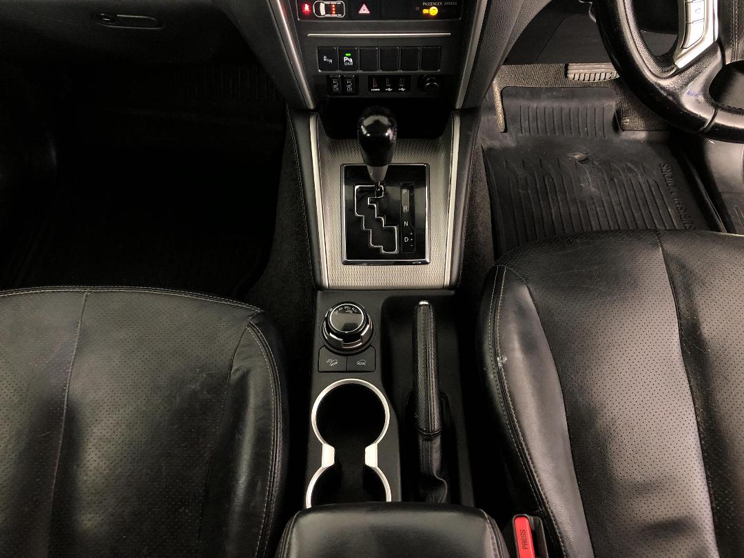 Photo '18' of Mitsubishi Triton