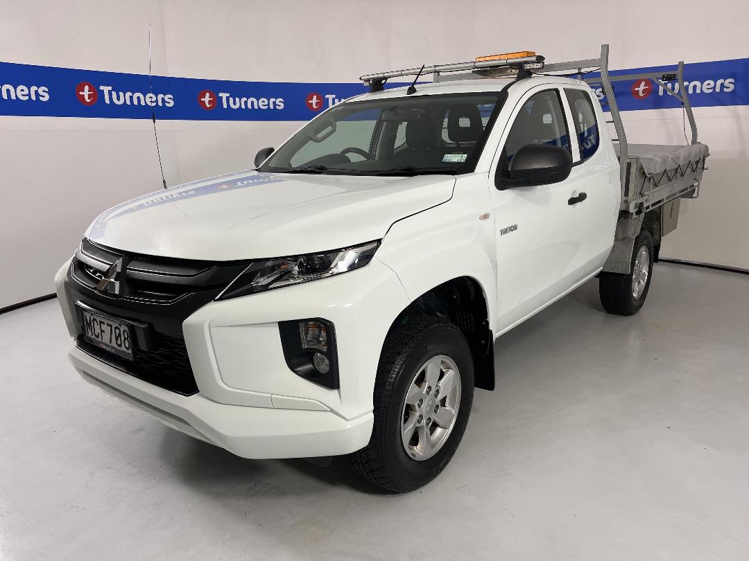 Photo '4' of Mitsubishi Triton