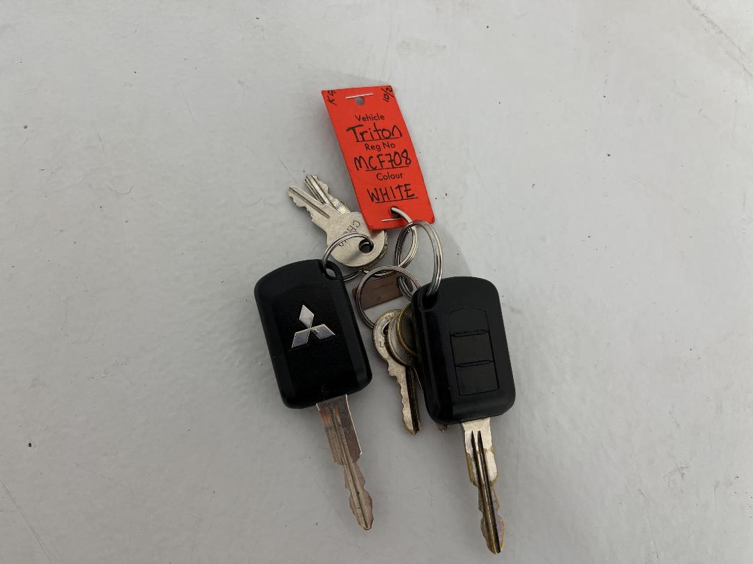 Photo '22' of Mitsubishi Triton