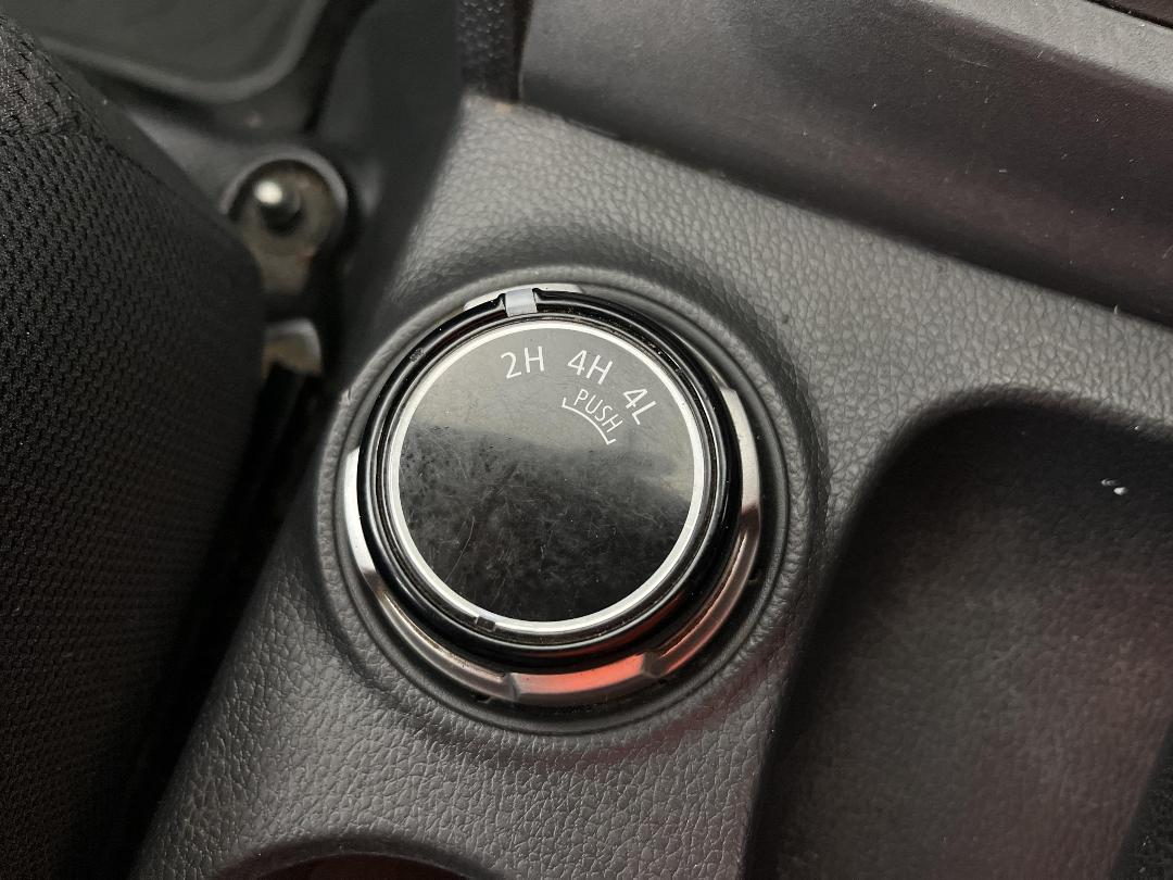 Photo '27' of Mitsubishi Triton