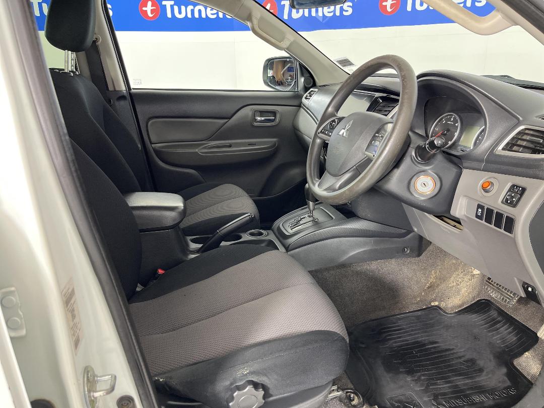 Photo '16' of Mitsubishi Triton Photo '16' of Mitsubishi Triton