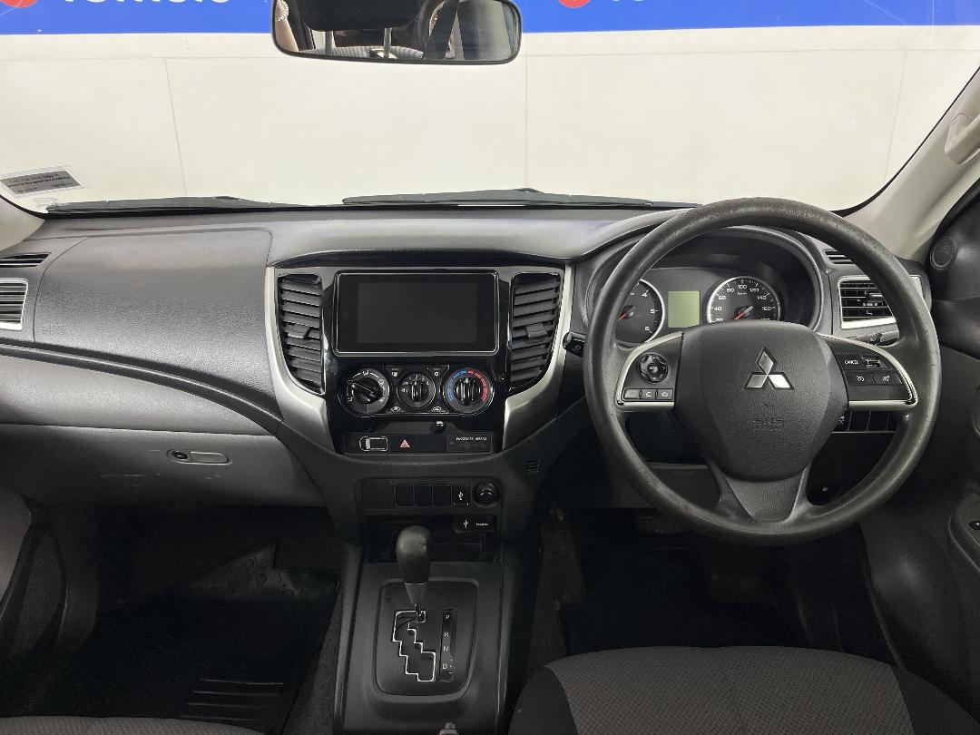 Photo '17' of Mitsubishi Triton Photo '17' of Mitsubishi Triton