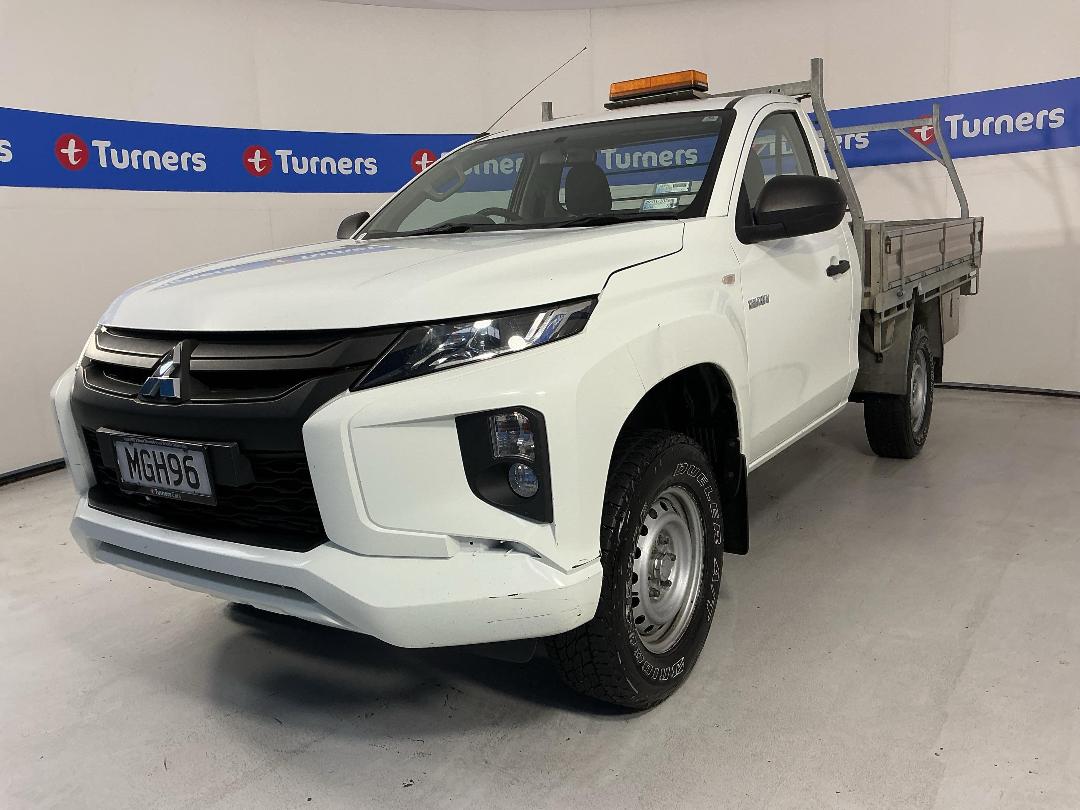 Photo '4' of Mitsubishi Triton