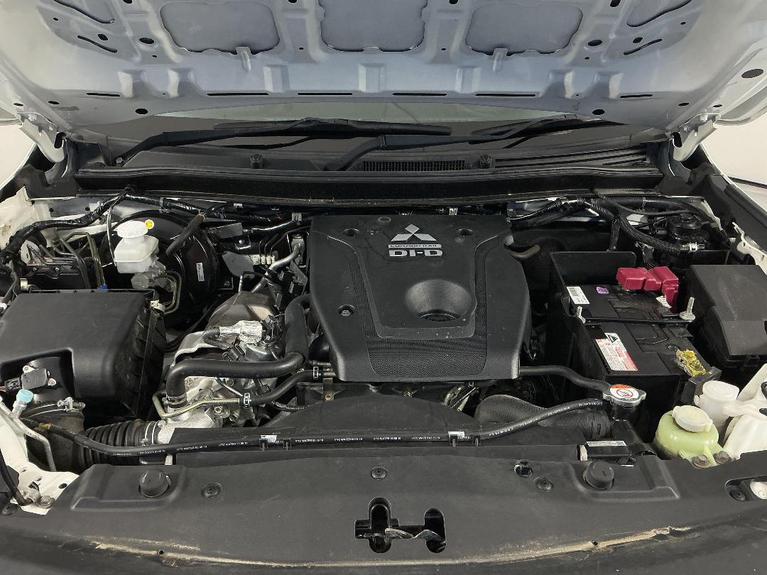 Photo '13' of Mitsubishi Triton